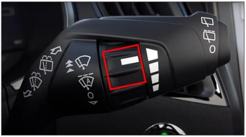 Windshield wiper stock with center twisting ring emphasized in a red box.